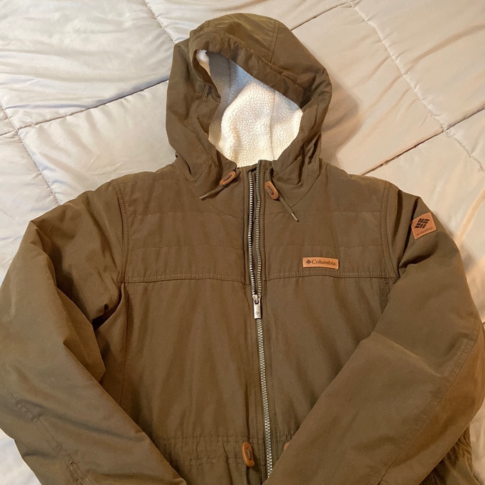 Columbia Army Green coat with Sherpa lining and hood size large